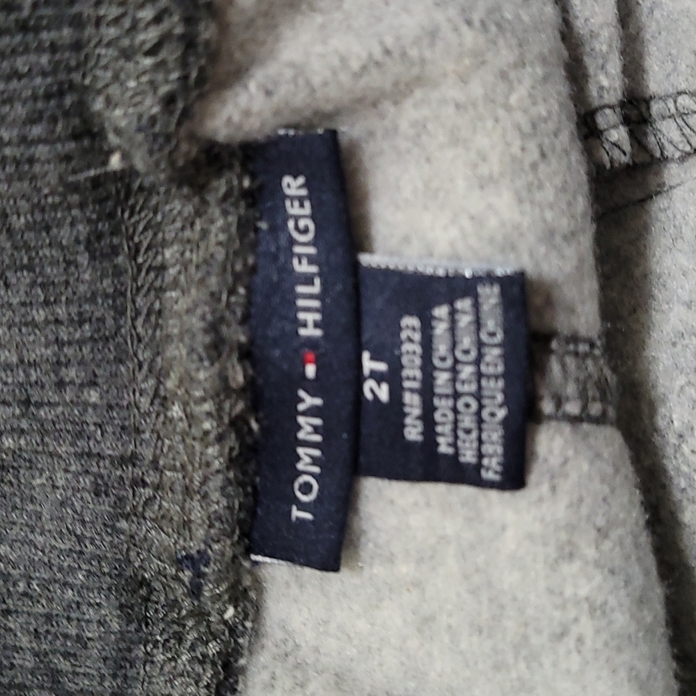 TOMMY HILFIGER JOGGER SET - Picture 11 of 12